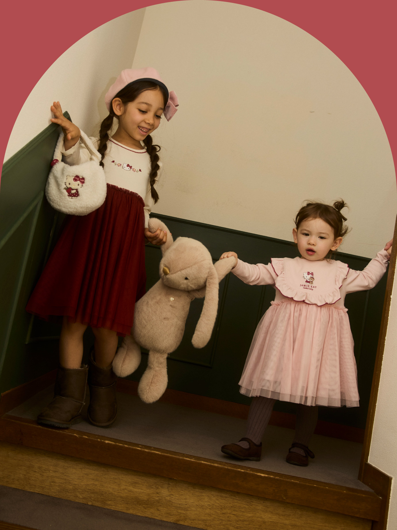 HELLO KITTY コラボ ドレス・ベレー・バッグ着用イメージ
